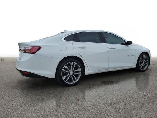 Summit White 2024 Chevrolet Malibu FWD 2LT