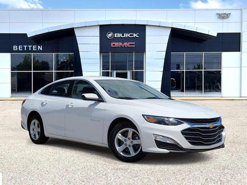 Summit White 2023 Chevrolet Malibu FWD 1LT