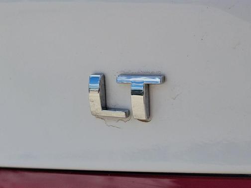 Summit White 2023 Chevrolet Malibu FWD 1LT