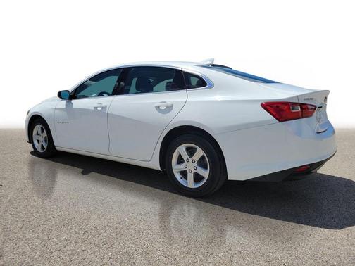 Summit White 2023 Chevrolet Malibu FWD 1LT