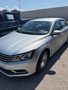 2017 Volkswagen Passat 1.8T S