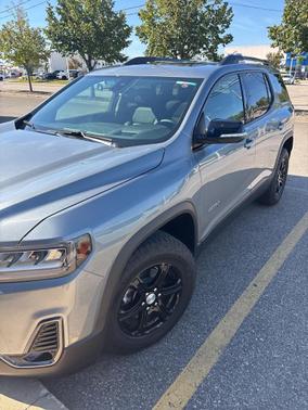 2023 GMC Acadia AWD AT4
