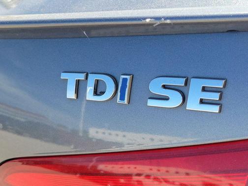 Platinum Gray Metallic 2014 Volkswagen Passat 2.0L TDI DSG SE w/Sunroof