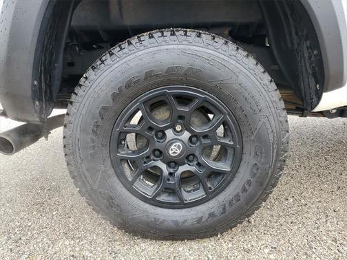 2022 Toyota Tacoma SR