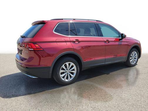 Cardinal Red Metallic 2019 Volkswagen Tiguan 2.0T SE 4MOTION