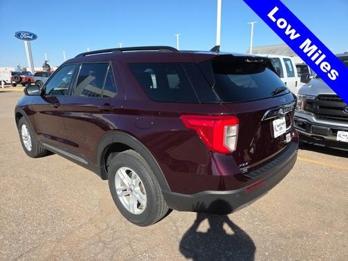 JEWEL RED MET TINTED CC 2022 Ford Explorer XLT