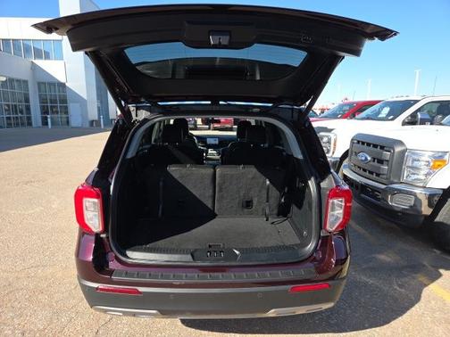 JEWEL RED MET TINTED CC 2022 Ford Explorer XLT