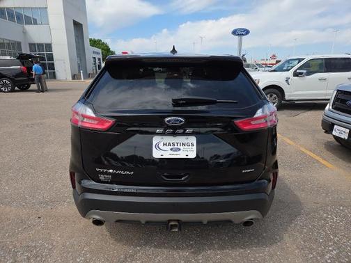 AGATE BLACK METALLIC 2022 Ford Edge TITANIUM