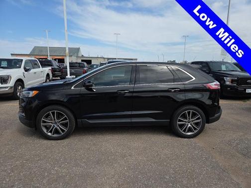 AGATE BLACK METALLIC 2022 Ford Edge TITANIUM