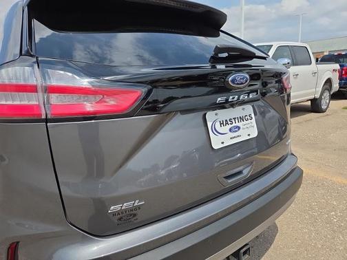 CARBONIZED GRAY 2022 Ford Edge SEL