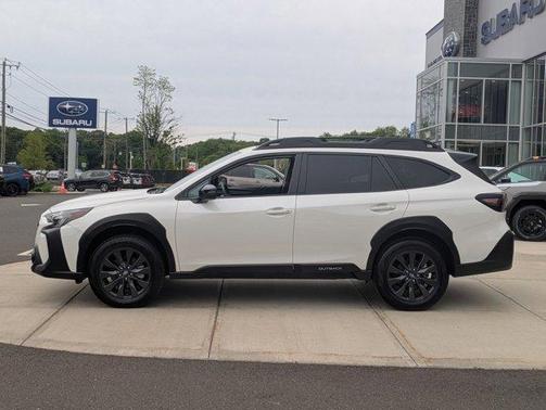 Crystal White Pearl 2025 Subaru Outback Onyx Edition
