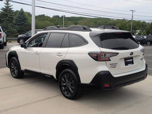Crystal White Pearl 2025 Subaru Outback Onyx Edition