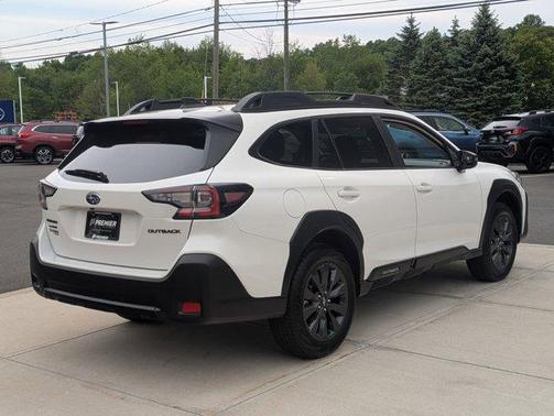 Crystal White Pearl 2025 Subaru Outback Onyx Edition