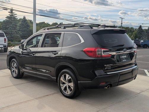 Crystal Black Silica 2023 Subaru Ascent Premium 7-Passenger