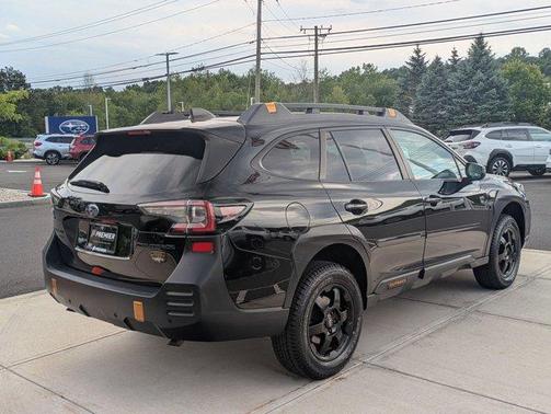 Crystal Black Silica 2022 Subaru Outback Wilderness