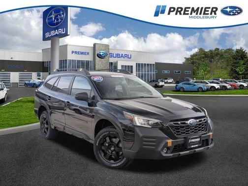 Crystal Black Silica 2022 Subaru Outback Wilderness