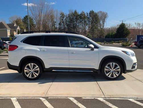 Crystal White Pearl 2022 Subaru Ascent Limited 7-Passenger