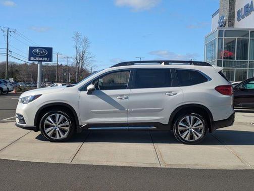 Crystal White Pearl 2022 Subaru Ascent Limited 7-Passenger