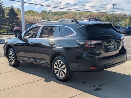 Crystal Black Silica 2025 Subaru Outback Premium