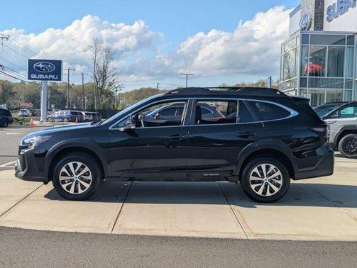 Crystal Black Silica 2025 Subaru Outback Premium