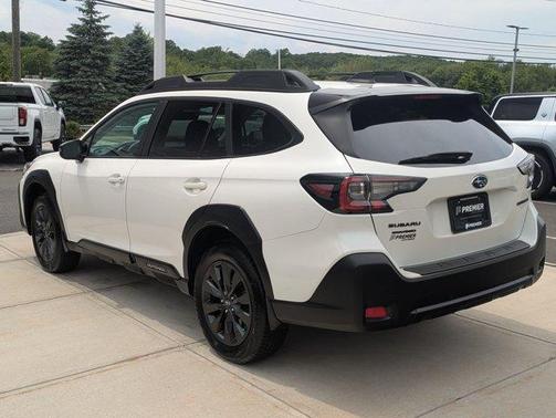 Crystal White Pearl 2024 Subaru Outback Onyx Edition