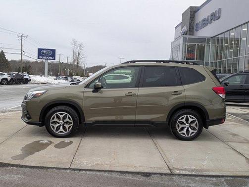 2023 Subaru Forester Premium