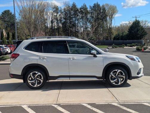 Crystal White Pearl 2024 Subaru Forester Touring