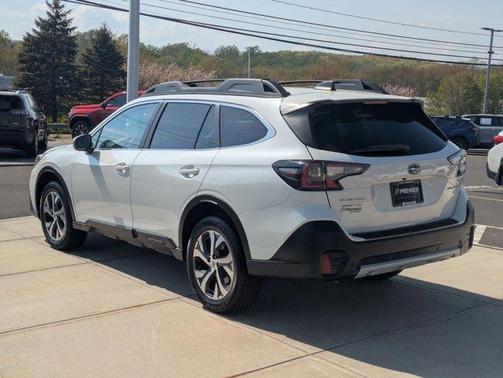 Crystal White Pearl 2021 Subaru Outback Limited XT