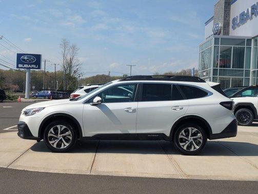 Crystal White Pearl 2021 Subaru Outback Limited XT