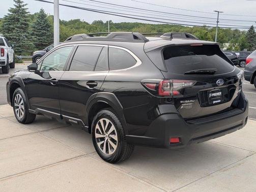 Crystal Black Silica 2025 Subaru Outback Premium