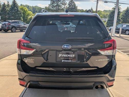 Crystal Black Silica 2023 Subaru Forester Premium