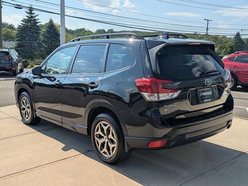 Crystal Black Silica 2023 Subaru Forester Premium