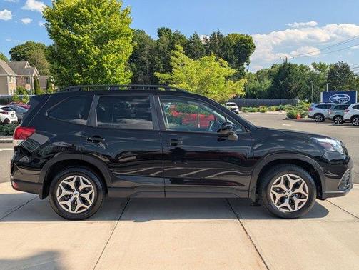 Crystal Black Silica 2023 Subaru Forester Premium