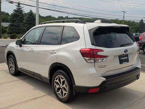 Crystal White Pearl 2023 Subaru Forester Premium