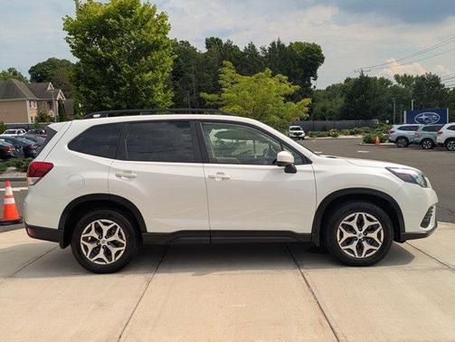 Crystal White Pearl 2023 Subaru Forester Premium