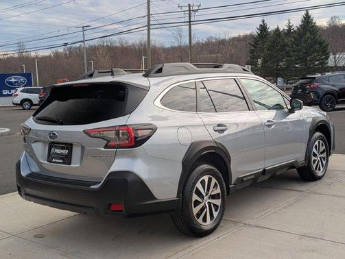 Ice Silver Metallic 2023 Subaru Outback Premium