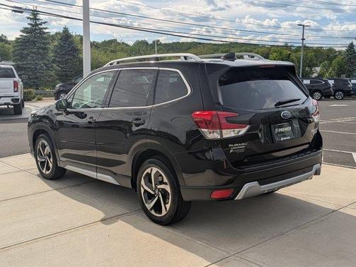 Crystal Black Silica 2024 Subaru Forester Touring