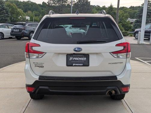 Crystal White Pearl 2024 Subaru Forester Premium