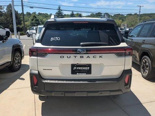 Crystal White Pearl 2026 Subaru Outback Limited