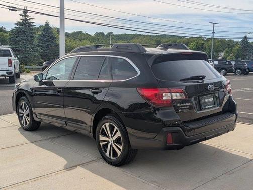 Crystal Black Silica 2018 Subaru Outback 2.5i Limited