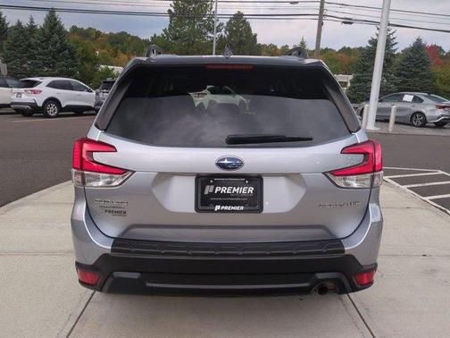 Ice Silver Metallic 2024 Subaru Forester Premium