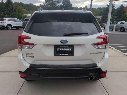 Crystal White Pearl 2024 Subaru Forester Limited