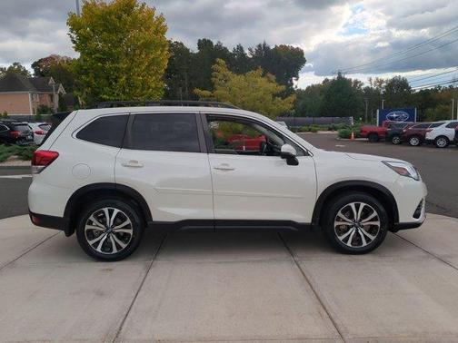 Crystal White Pearl 2024 Subaru Forester Limited
