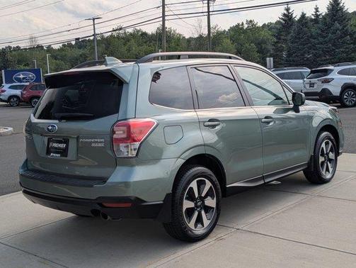 Jasmine Green Metallic 2017 Subaru Forester 2.5i Limited