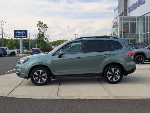 Jasmine Green Metallic 2017 Subaru Forester 2.5i Limited