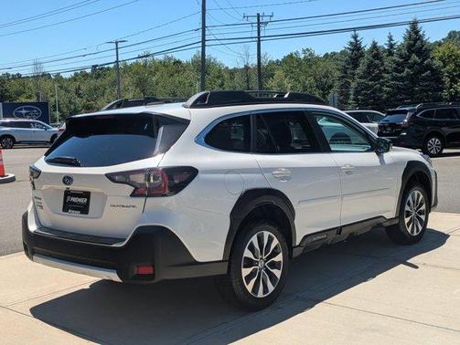 Crystal White Pearl 2024 Subaru Outback Limited