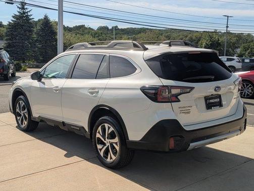 Crystal White Pearl 2020 Subaru Outback Limited