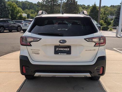 Crystal White Pearl 2020 Subaru Outback Limited