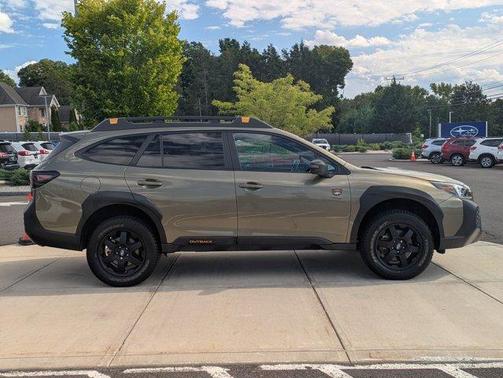 Autumn Green Metallic 2025 Subaru Outback Wilderness