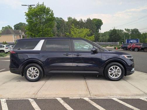 Deep Chroma Blue 2024 Kia Carnival LX